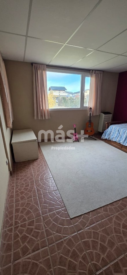 Casa 4 dormitorios, playroom, parque y garage doble - Dina Huapi